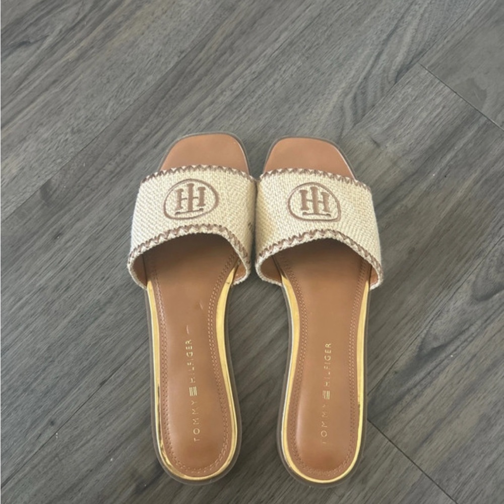 Tommy Hilfiger Women's Tan Slide Sandals